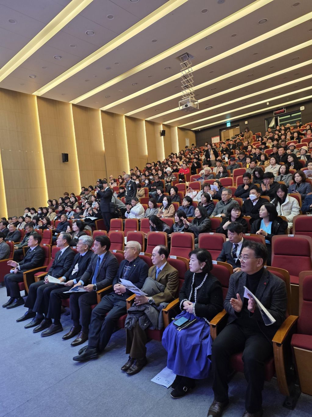 KakaoTalk_20251212_175413475_05.jpg